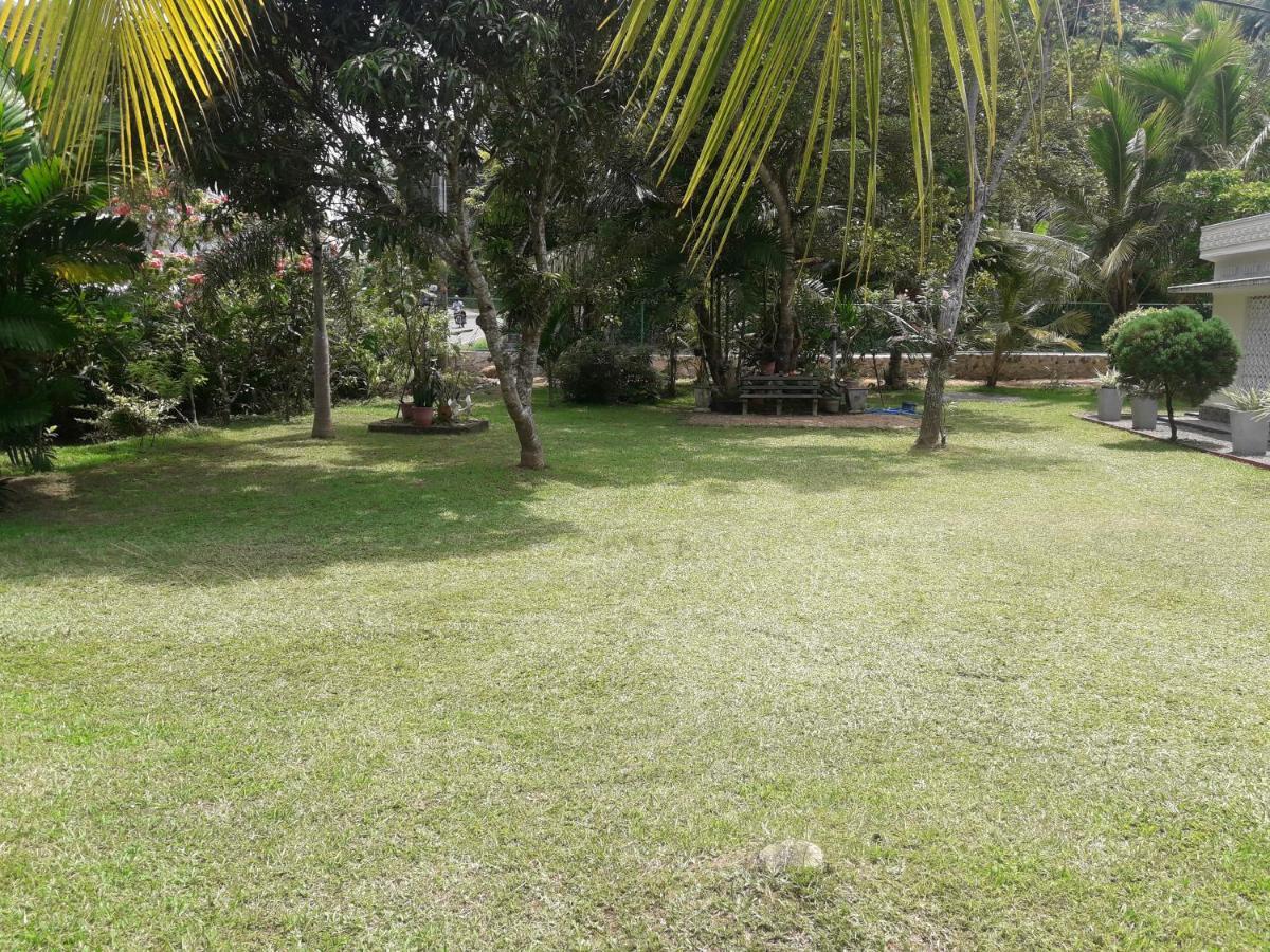 Sawanga Home Stay Велигама Экстерьер фото